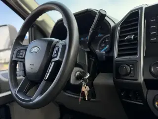 Ford F-250 Super Duty 2019 4x4 XLT Cabina doble 4 puertas 6.8 pies caja corta Pickup
