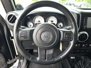 Jeep Wrangler Unlimited 2014 4x4 Sahara 4 puertas SUV