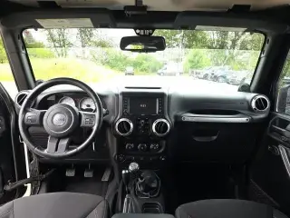 Jeep Wrangler Unlimited 2014 4x4 Sahara 4 puertas SUV