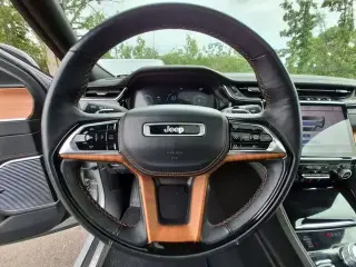 Jeep Grand Cherokee 2022 4x4 Summit 4 puertas SUV (versión de mitad de año)