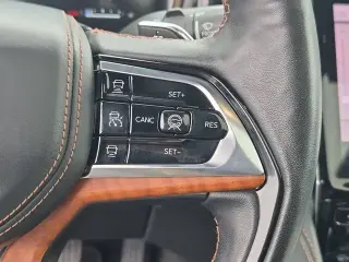 Jeep Grand Cherokee 2022 4x4 Summit 4 puertas SUV (versión de mitad de año)