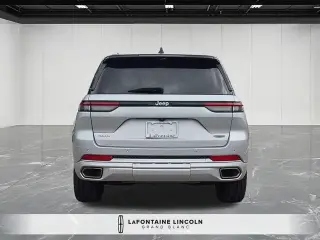 Jeep Grand Cherokee 2022 4x4 Summit 4 puertas SUV (versión de mitad de año)
