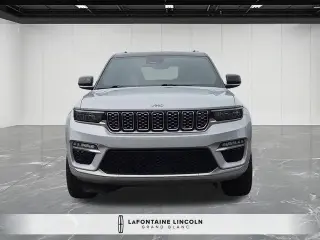 Jeep Grand Cherokee 2022 4x4 Summit 4 puertas SUV (versión de mitad de año)