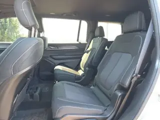 Jeep Grand Cherokee L 2024 4x4 Laredo 4 puertas SUV