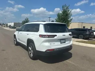 Jeep Grand Cherokee L 2022 4x4 Limited 4 puertas SUV