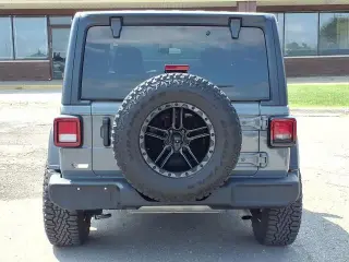 Jeep Wrangler 2022 4x4 Sport 2 puertas SUV
