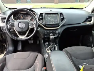 Jeep Cherokee 2017 4x4 Latitude 4 puertas SUV