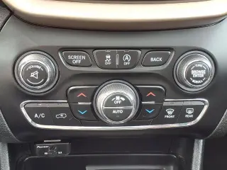 Jeep Cherokee 2017 4x4 Latitude 4 puertas SUV