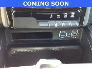 Ram 1500 2024 4x4 Big Horn Cabina Crew de 4 puertas 5.6 pies. Pickup SB