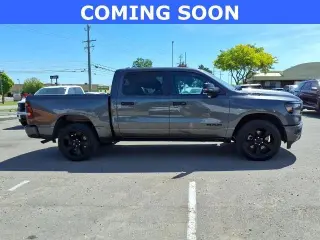 Ram 1500 2024 4x4 Big Horn Cabina Crew de 4 puertas 5.6 pies. Pickup SB