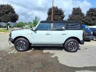 Ford Bronco 2023 4x4 Outer Banks 4 puertas SUV