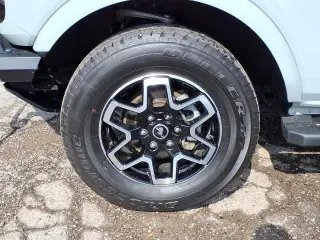 Ford Bronco 2023 4x4 Outer Banks 4 puertas SUV