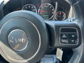 Jeep Liberty 2012 4x4 Sport 4 puertas SUV