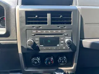 Jeep Liberty 2012 4x4 Sport 4 puertas SUV