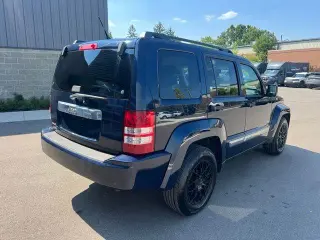Jeep Liberty 2012 4x4 Sport 4 puertas SUV