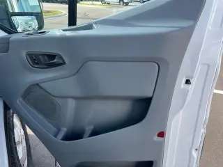 Furgoneta Ford Transit 2018 350 XL 3 puertas LWB Techo Medio para Pasajeros con Puerta Deslizante del Lado del Pasajero