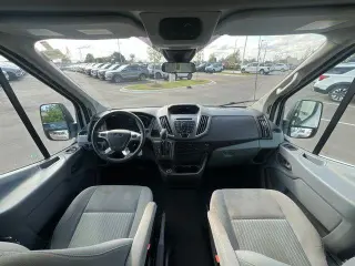 Furgoneta Ford Transit 2018 350 XL 3 puertas LWB Techo Medio para Pasajeros con Puerta Deslizante del Lado del Pasajero