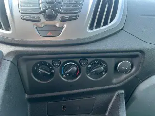 Furgoneta Ford Transit 2018 350 XL 3 puertas LWB Techo Medio para Pasajeros con Puerta Deslizante del Lado del Pasajero