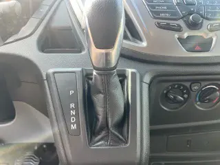 Furgoneta Ford Transit 2018 350 XL 3 puertas LWB Techo Medio para Pasajeros con Puerta Deslizante del Lado del Pasajero