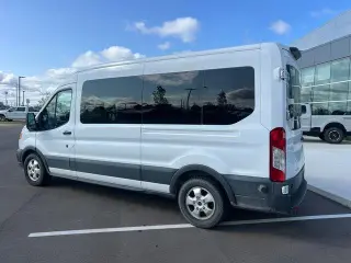Furgoneta Ford Transit 2018 350 XL 3 puertas LWB Techo Medio para Pasajeros con Puerta Deslizante del Lado del Pasajero