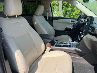 Ford Explorer 2023 AWD Platinum 4 puertas SUV