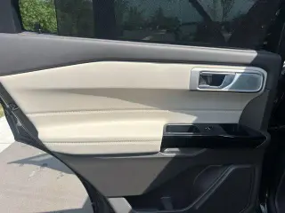 Ford Explorer 2023 AWD Platinum 4 puertas SUV