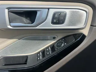 Ford Explorer 2023 AWD Platinum 4 puertas SUV