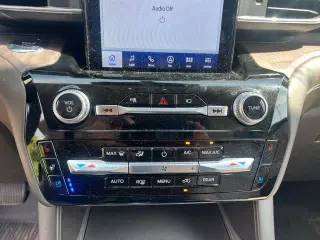 Ford Explorer 2023 AWD Platinum 4 puertas SUV