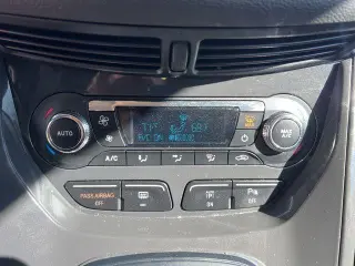 Ford Escape 2016 AWD Titanium 4 puertas SUV