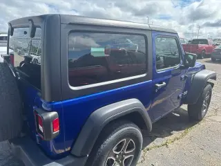 Jeep Wrangler 2020 4x4 Willys Sport 2 puertas SUV