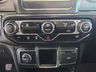 Jeep Wrangler 2023 4x4 Sport 2 puertas SUV
