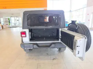 Jeep Wrangler 2023 4x4 Sport 2 puertas SUV