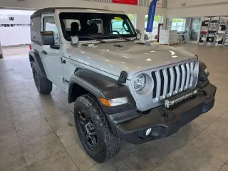 Jeep Wrangler 2023 4x4 Sport 2 puertas SUV