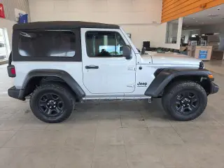 Jeep Wrangler 2023 4x4 Sport 2 puertas SUV