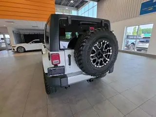 Jeep Wrangler Unlimited 2017 4x4 Sahara 4 puertas SUV