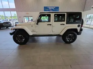 Jeep Wrangler Unlimited 2017 4x4 Sahara 4 puertas SUV