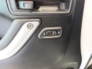 Jeep Wrangler Unlimited 2017 4x4 Sahara 4 puertas SUV