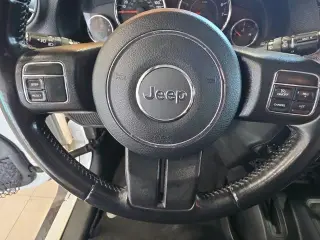 Jeep Wrangler Unlimited 2017 4x4 Sahara 4 puertas SUV
