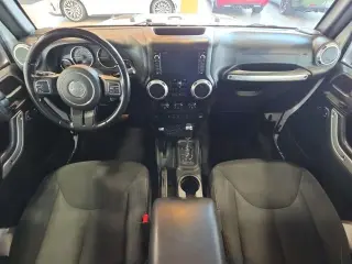 Jeep Wrangler Unlimited 2017 4x4 Sahara 4 puertas SUV