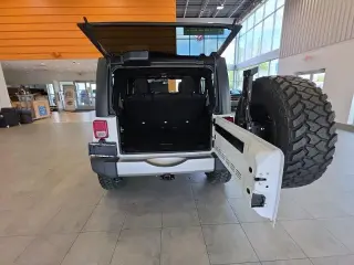 Jeep Wrangler Unlimited 2017 4x4 Sahara 4 puertas SUV