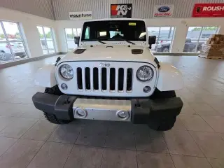 Jeep Wrangler Unlimited 2017 4x4 Sahara 4 puertas SUV