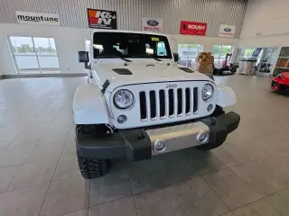 Jeep Wrangler Unlimited 2017 4x4 Sahara 4 puertas SUV