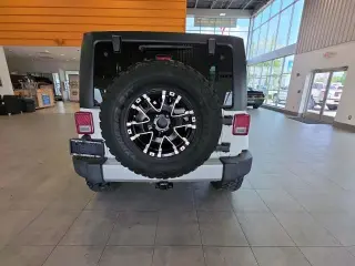 Jeep Wrangler Unlimited 2017 4x4 Sahara 4 puertas SUV