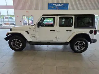 Jeep Wrangler 2023 4x4 Sahara 4 puertas SUV