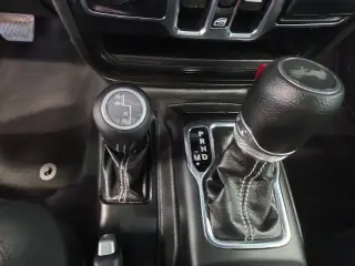 Jeep Wrangler 2023 4x4 Sahara 4 puertas SUV