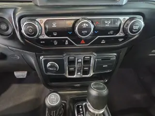 Jeep Wrangler 2023 4x4 Sahara 4 puertas SUV