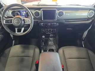 Jeep Wrangler 2023 4x4 Sahara 4 puertas SUV
