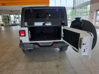 Jeep Wrangler 2023 4x4 Sahara 4 puertas SUV
