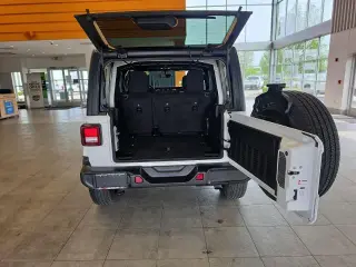 Jeep Wrangler 2023 4x4 Sahara 4 puertas SUV