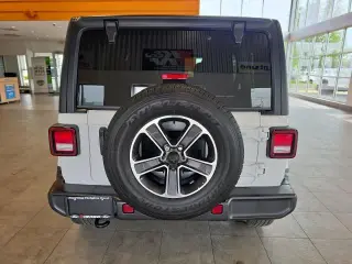 Jeep Wrangler 2023 4x4 Sahara 4 puertas SUV